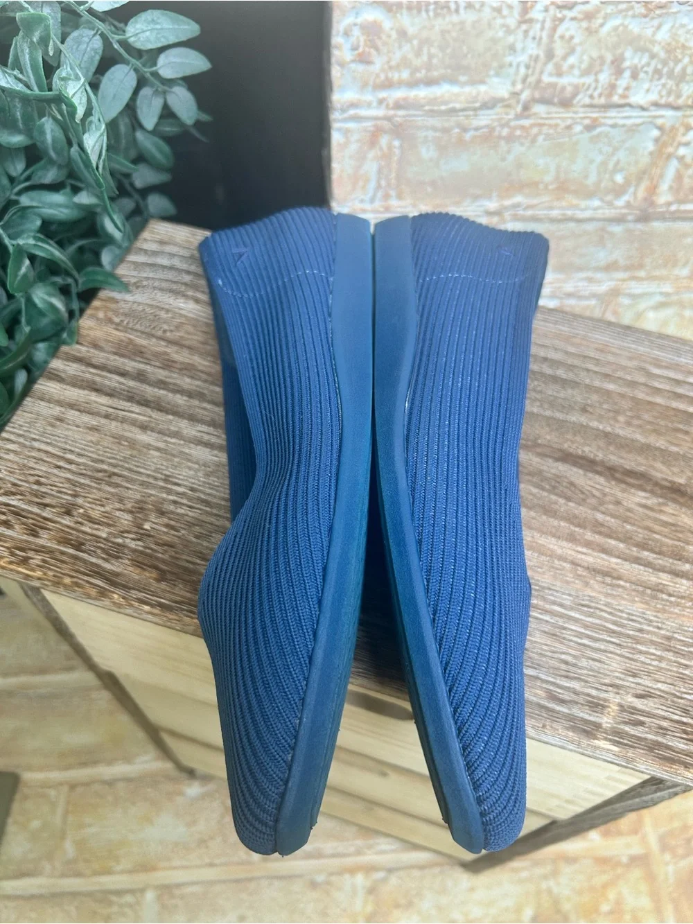 VIVAIA Margot Walker Blue Square Toe V-Cut Knit Flats Women’s 10.5 old money